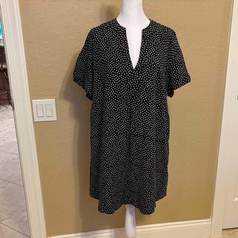H&M Black Dress with White Floral‎ Pattern, Size 10